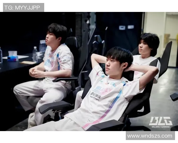 BLG以96分稳居世界冠军杯积分榜首位争夺荣耀的激烈战斗继续进行