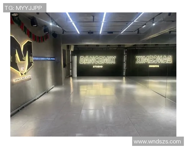 重庆街舞队的风格转变与表现分析探讨街舞艺术的得失与未来发展 重庆街舞队的风格转变与表现分析探讨街舞艺术的得失与未来发展